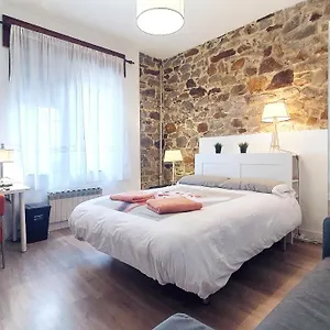 2-habitacion-doble-a-8-km-de-bilbao-bano-compartido.sansebastianhotels.net/