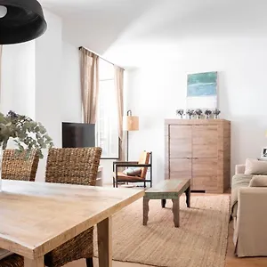 apartamento-de-lujo-en-plaza-del-teatro.hotelsinnerja.org/