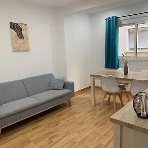 central-renovated-3-bedroom-flat.hotelsinnerja.org/